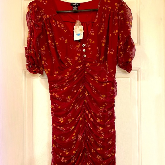 Rue 21 Red Floral Cinched Midi Dress - Picture 2 of 5